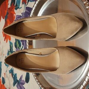 time and tru dress heels size 11
